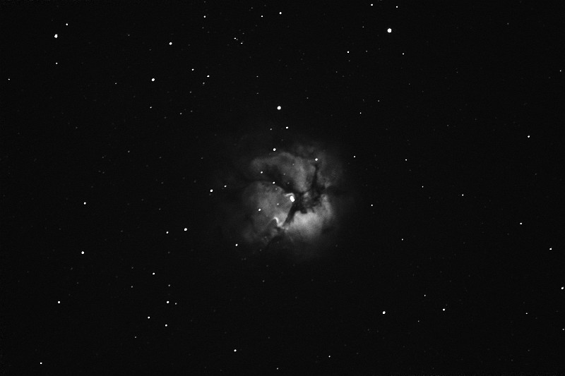 M020_Ha_20070714.png - M20 - Nbuleuse Trifid (Ha 10 min binning 1x1) - LX200GPS f/6.3 - ST-8XME (0C) - Renens 14/07/2007